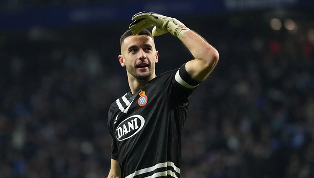 Tương lai của thủ môn tài năng Joan Garcia: Premier League hay Barcelona?