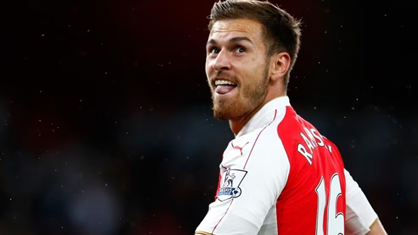 Aaron Ramsey: Chuyến bay định mệnh và quyết định thay đổi sự nghiệp