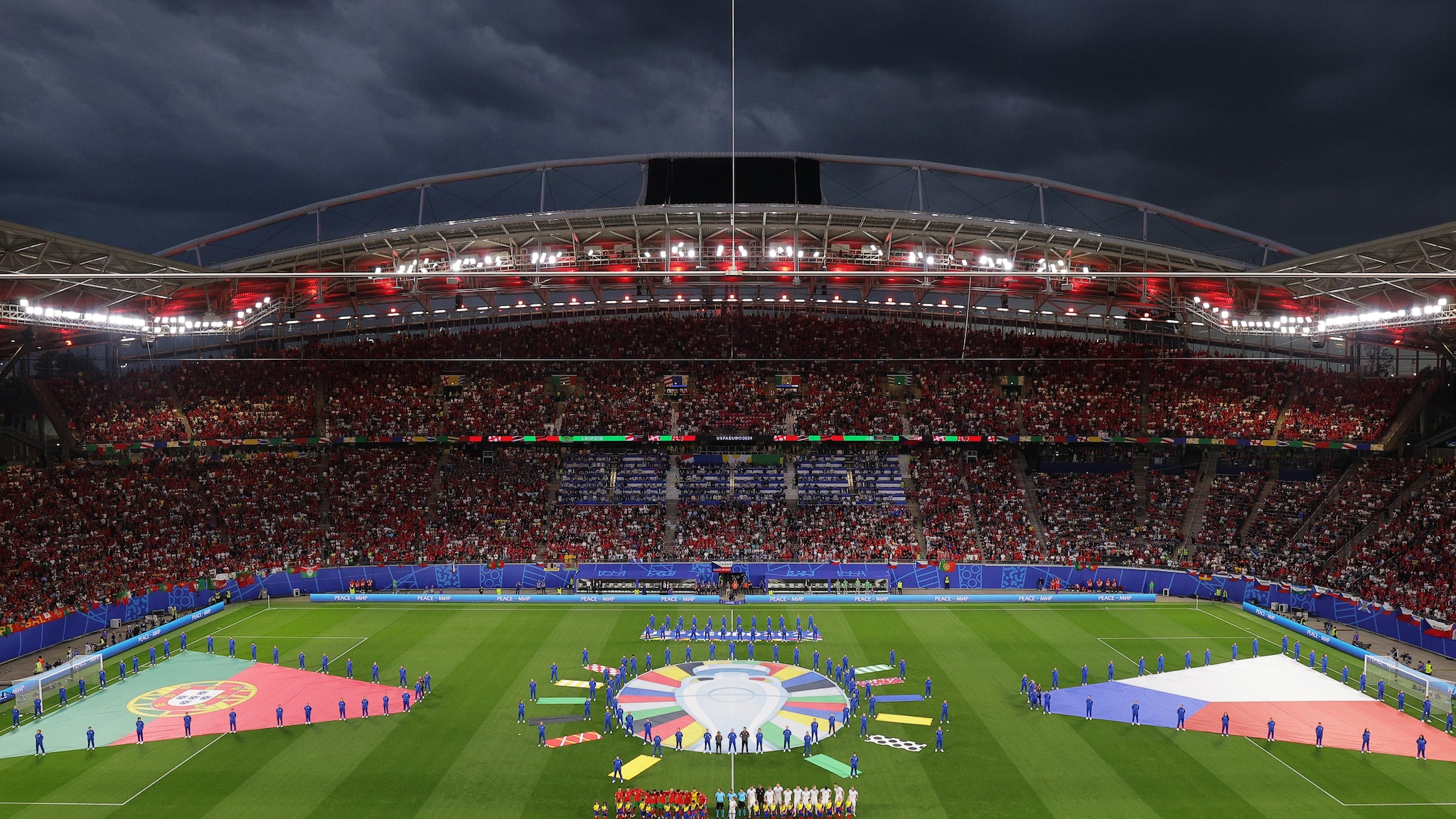 Red Bull Arena: Huyền Thoại Tái Sinh Từ Zentralstadion